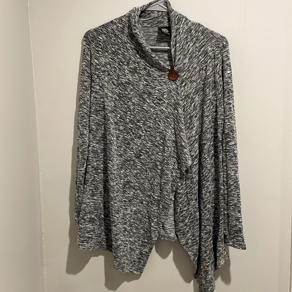 bobeau Sweaters - Bobeau One Button Fleece‎ Asymmetrical Wrap Cardigan Gray Sz S